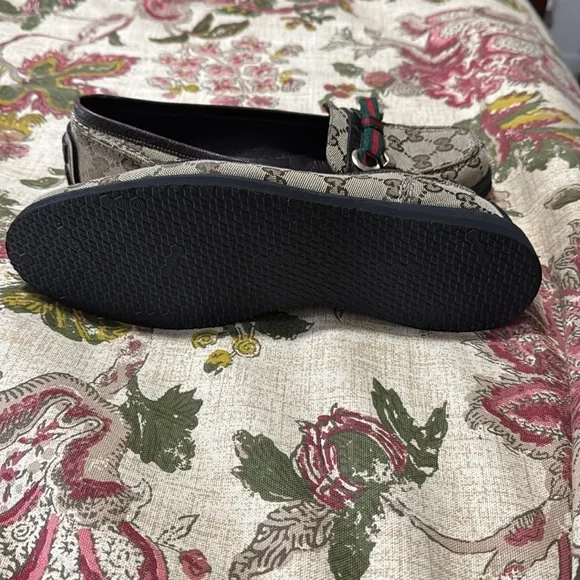 Gucci GG monogram loafers size 7 women’s - Picture 4 of 4